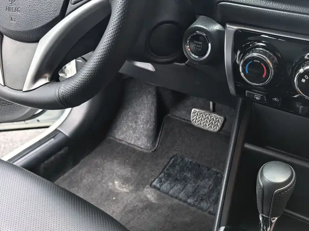 Toyota Yaris L 2022 — фото 28