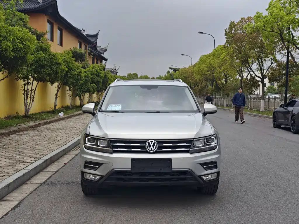 Volkswagen Tiguan L 2019 — фото 2