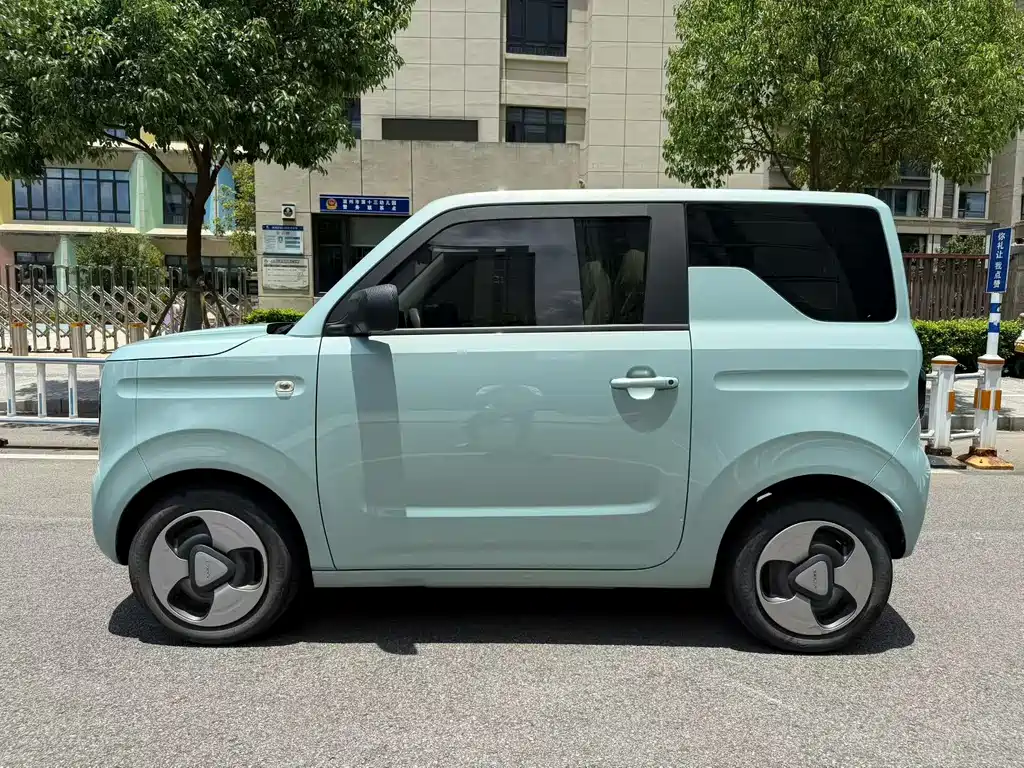 Geely Galaxy Panda 2023