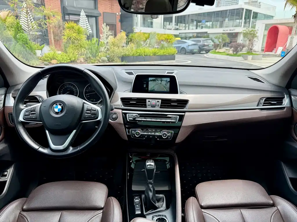 BMW X1 New Energy 2017 — фото 12