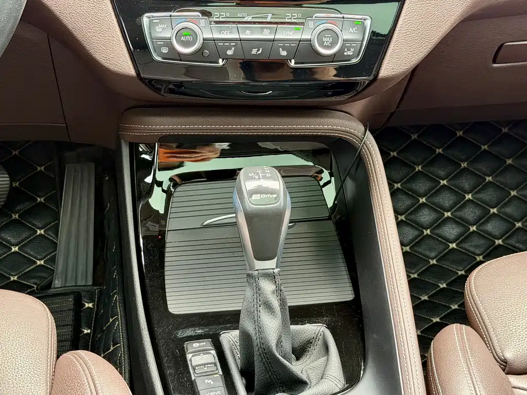 BMW X1 New Energy 2017 — фото 16