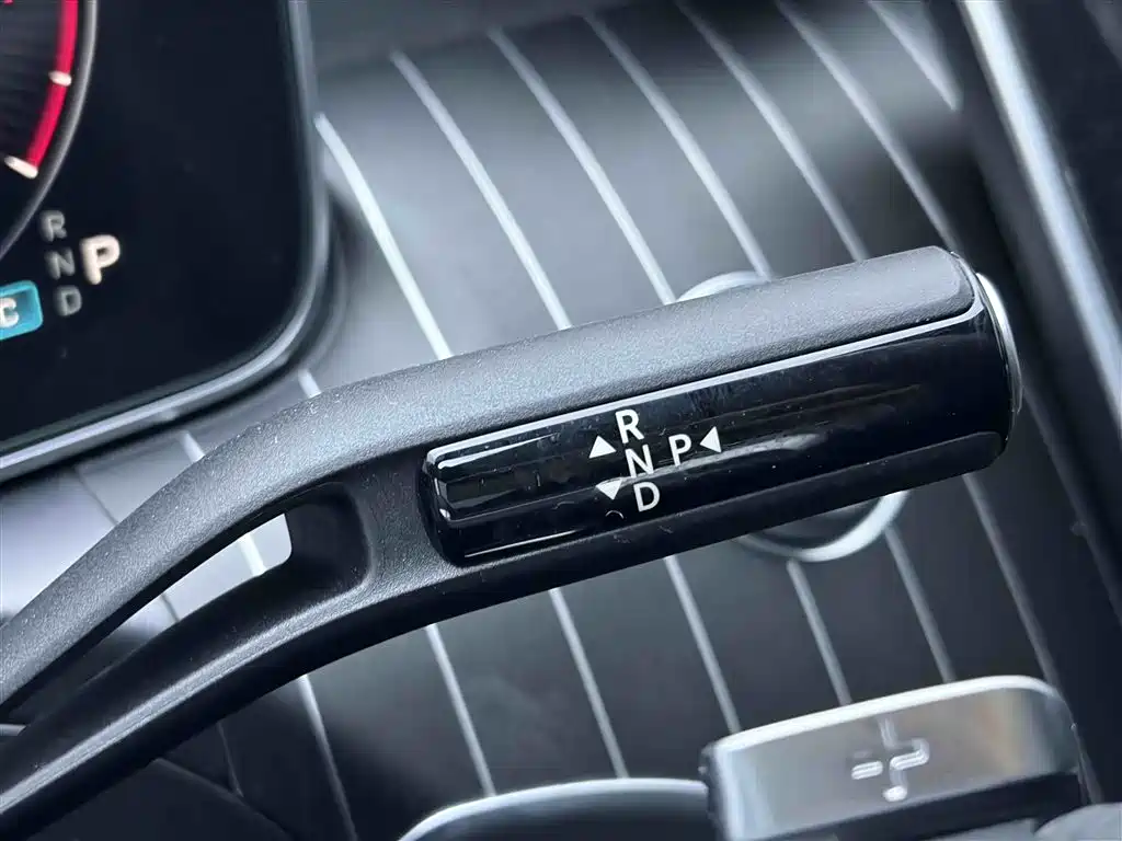 Mercedes-Benz C-Class 2024 — фото 19
