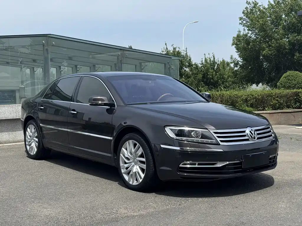 Volkswagen Phaeton 2012 — фото 3
