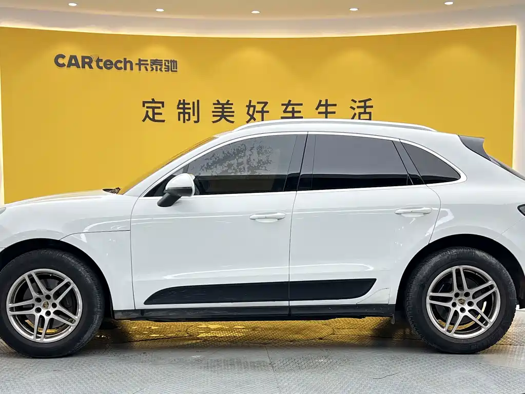 Porsche Macan 2019 — фото 25