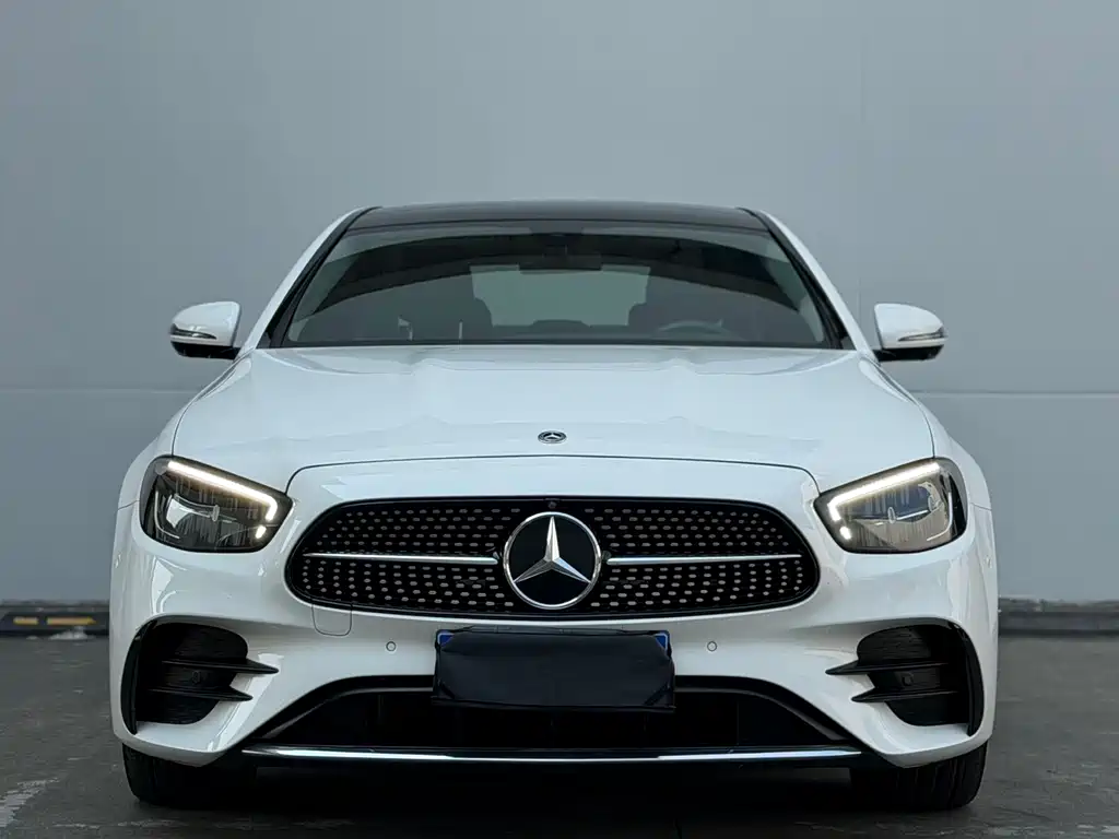 Mercedes-Benz E-Class 2022 — фото 1