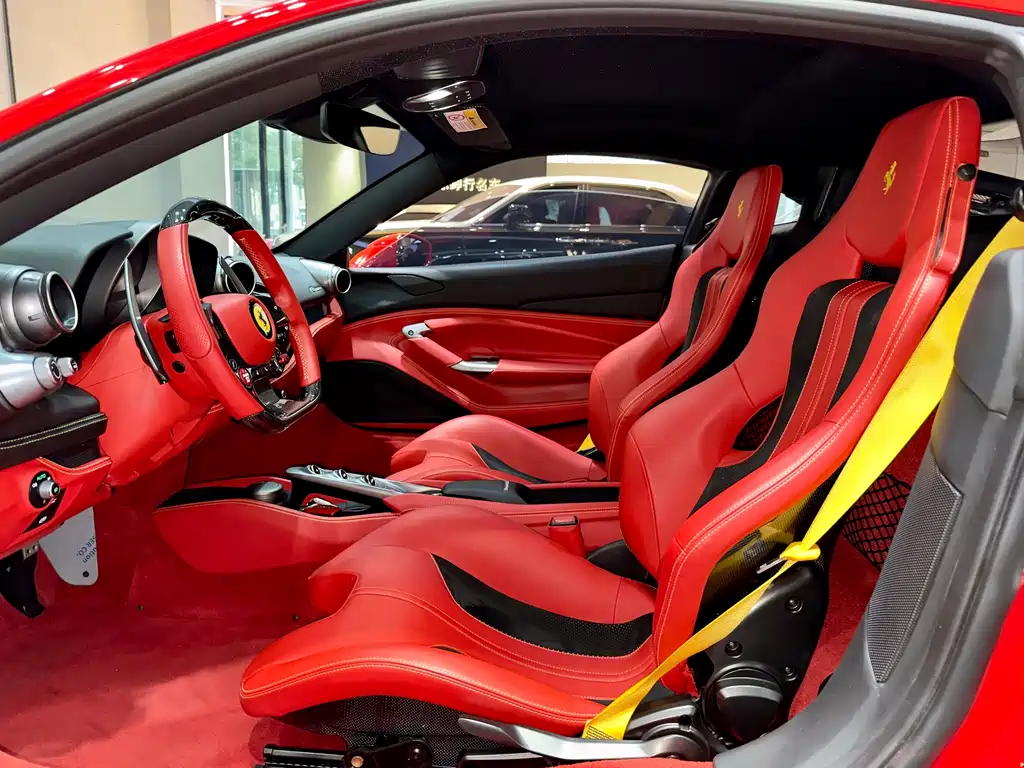 Ferrari F8 2022 — фото 12