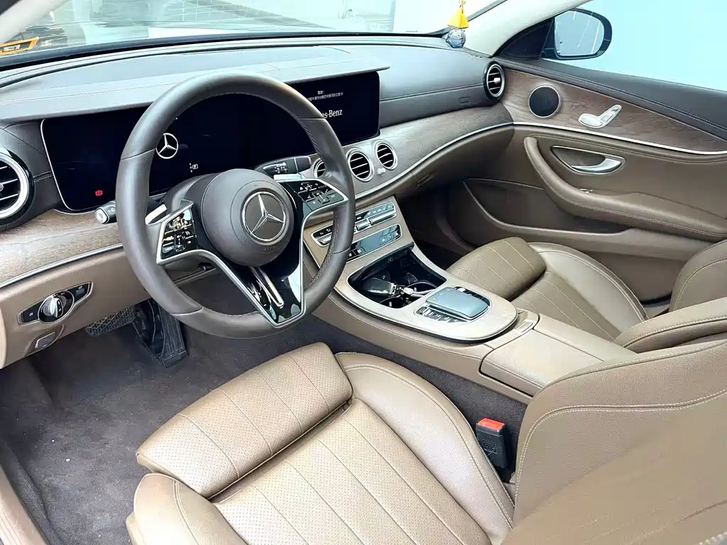 Mercedes-Benz E-Class 2023 — фото 5