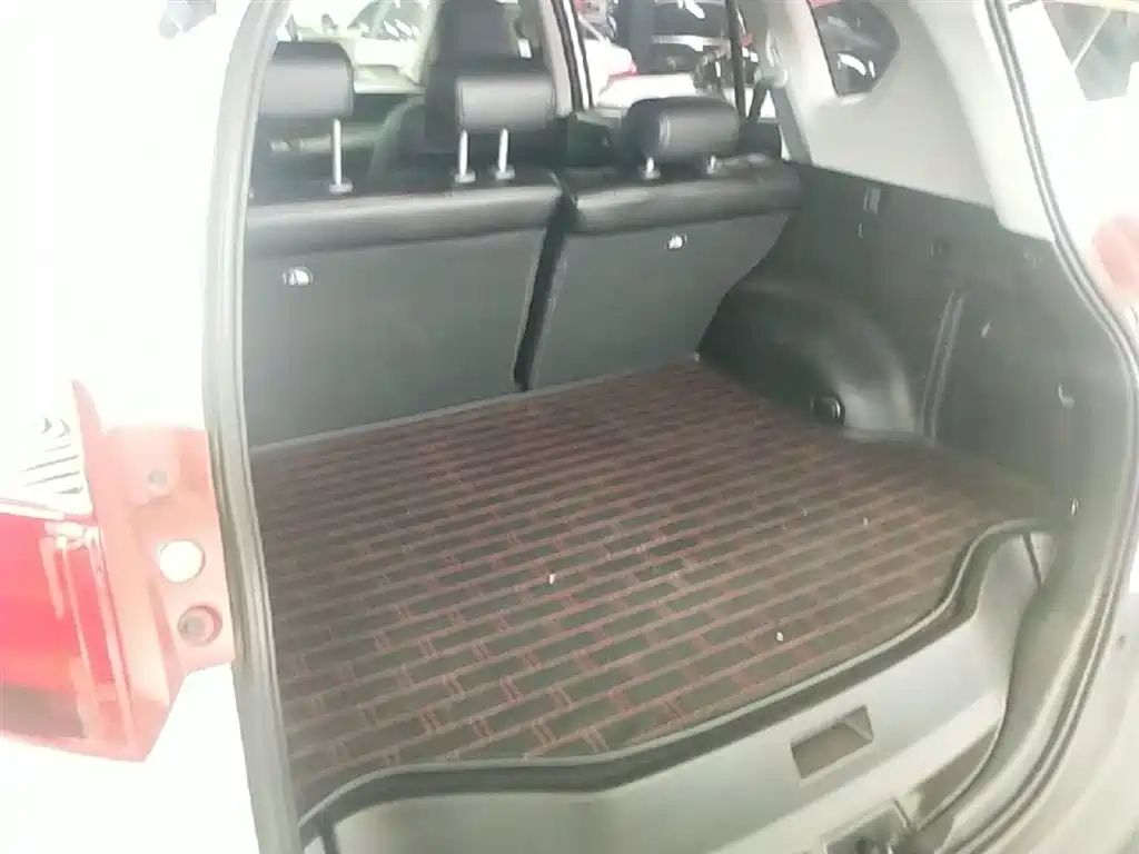 Toyota RAV4 2016 — фото 19