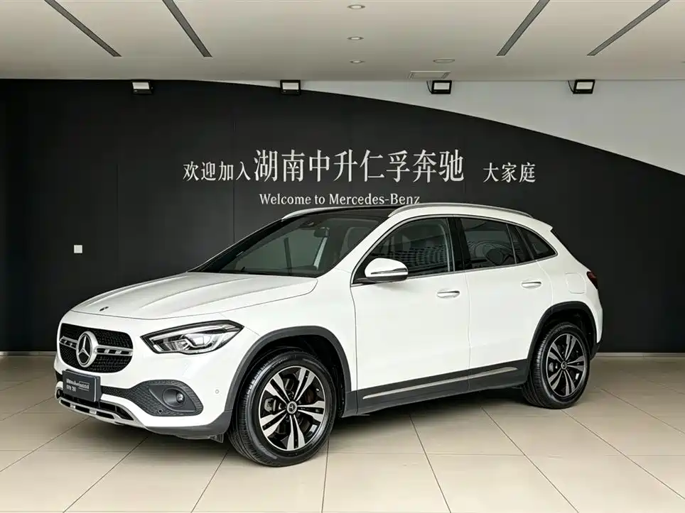 Mercedes-Benz GLA 2023 — фото 1