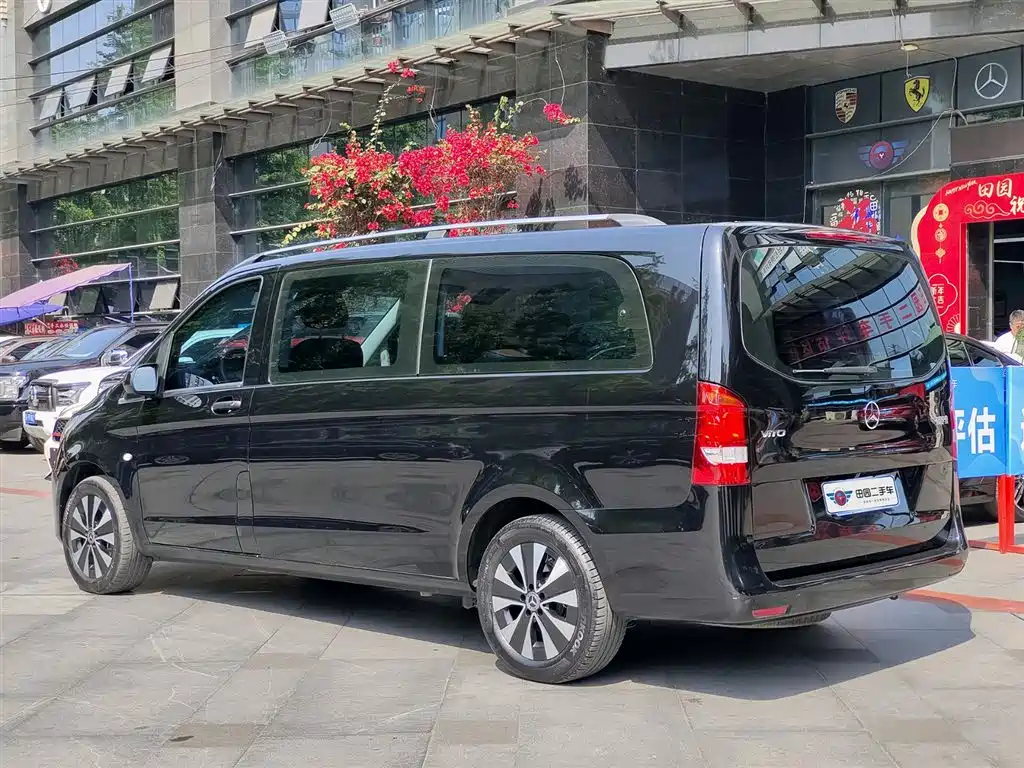 Mercedes-Benz Vito 2023 — фото 4