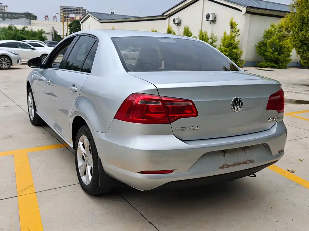 Volkswagen Bora 2014 — фото 12