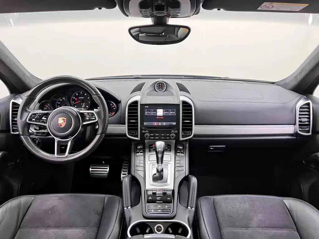 Porsche Cayenne 2017 — фото 13