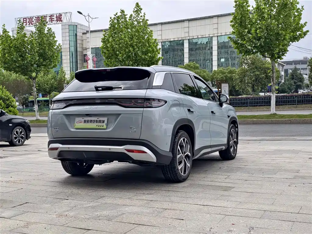 BYD L DM-i 2025 — фото 9