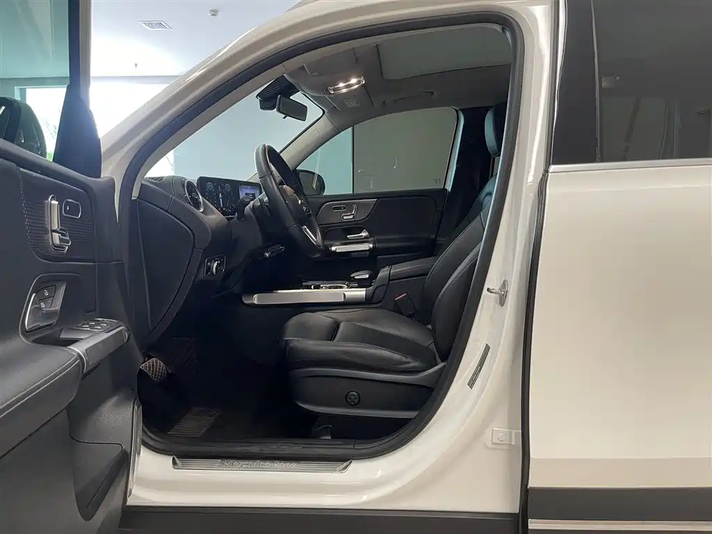 Mercedes-Benz GLB 2020 — фото 16