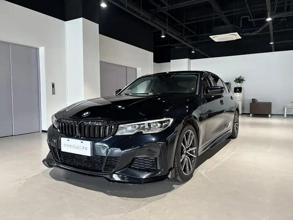 BMW 3 Series 2021 — фото 1
