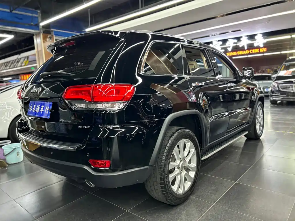 Jeep Grand Cherokee 2018 — фото 4