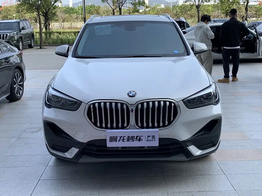 BMW X1 2021 — фото 2
