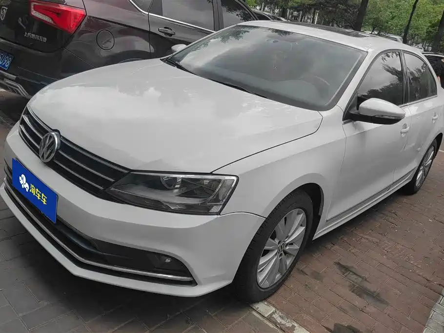 Volkswagen Sagitar 2015