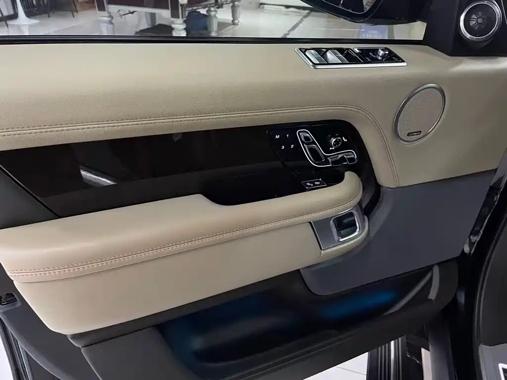 Land Rover Range Rover 2020 — фото 10