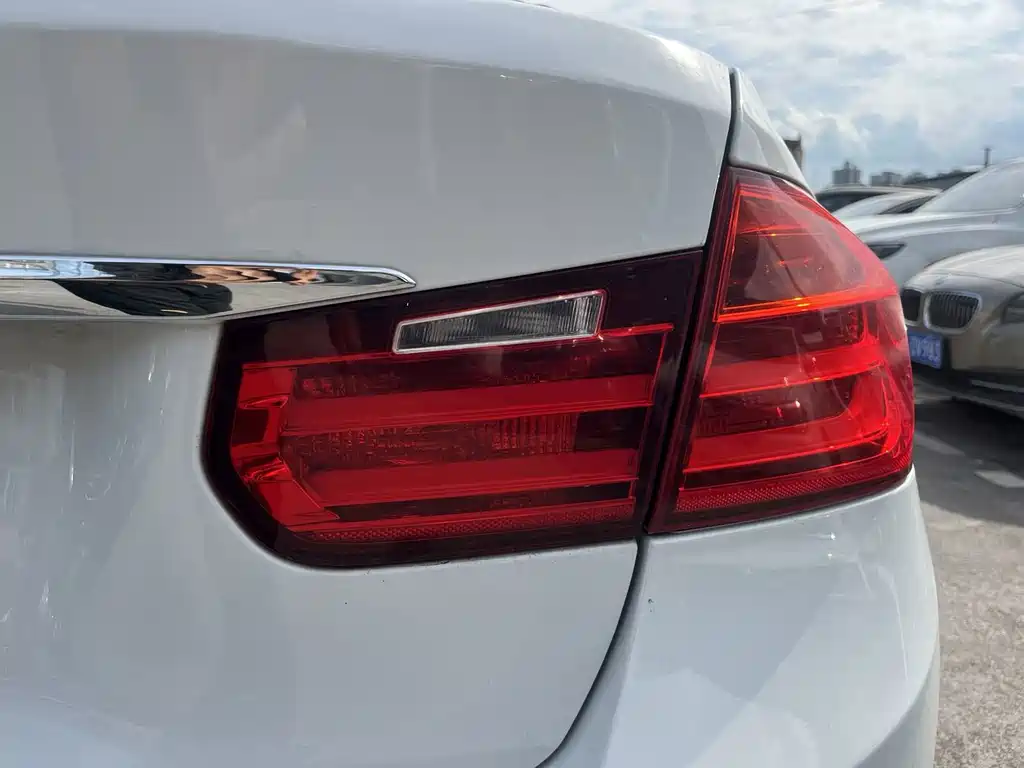 BMW 3 Series 2014 — фото 13