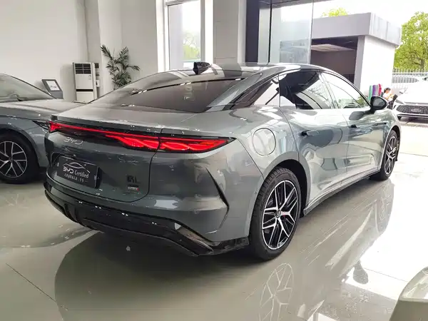 BYD Han L 2025