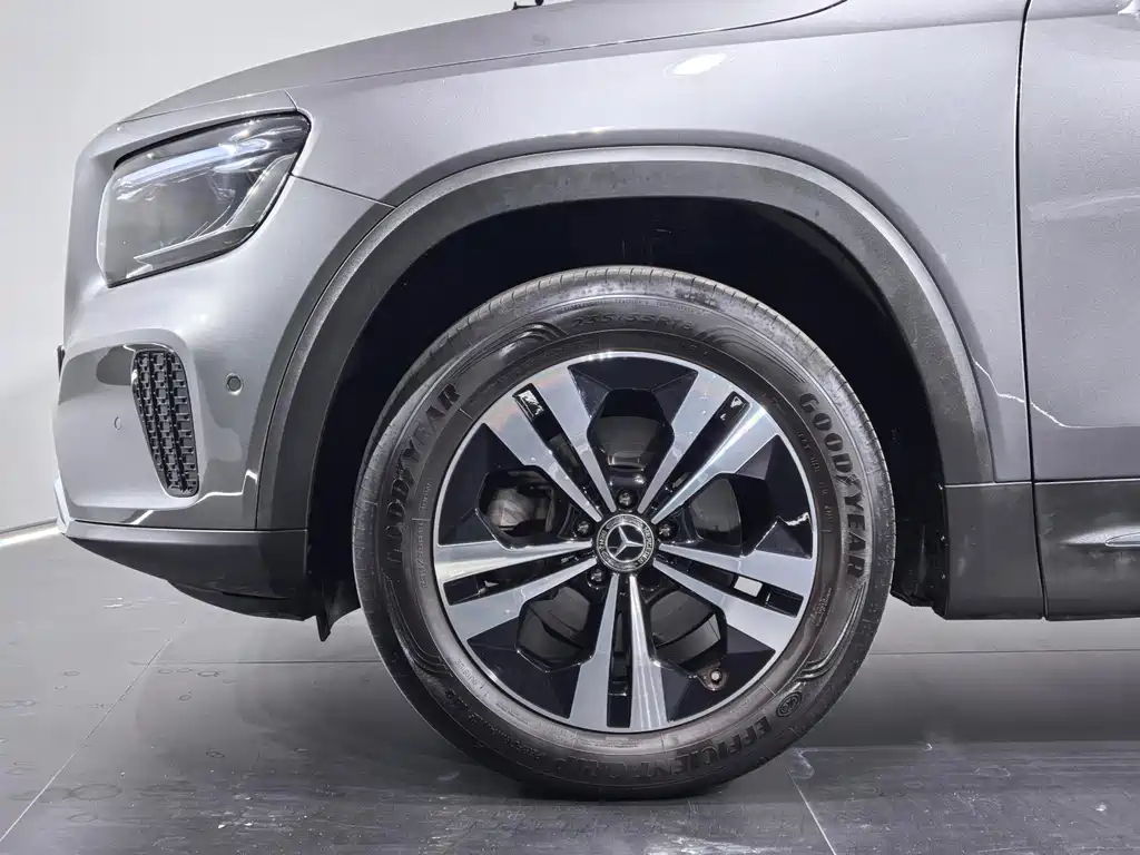 Mercedes-Benz GLB 2024 — фото 15