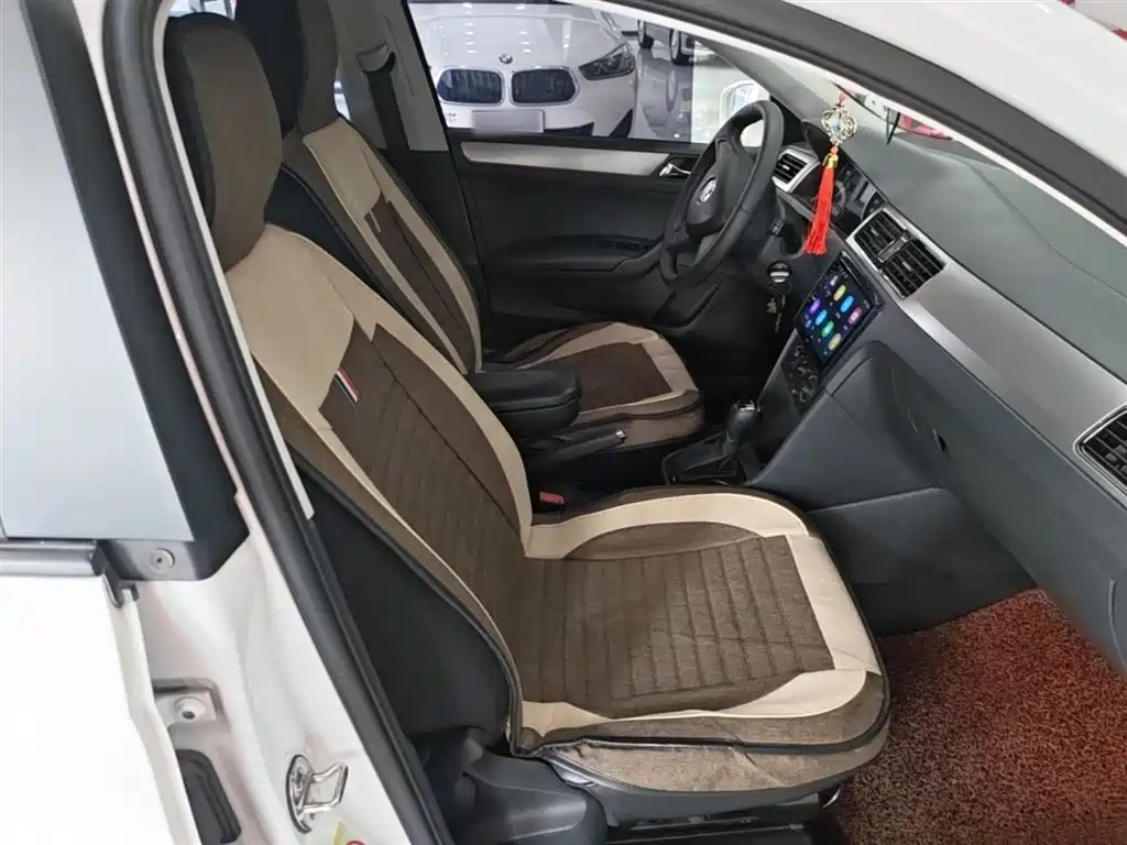 Skoda Rapid Spaceback 2016 — фото 25
