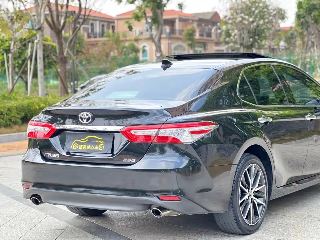 Toyota Camry 2022 — фото 8