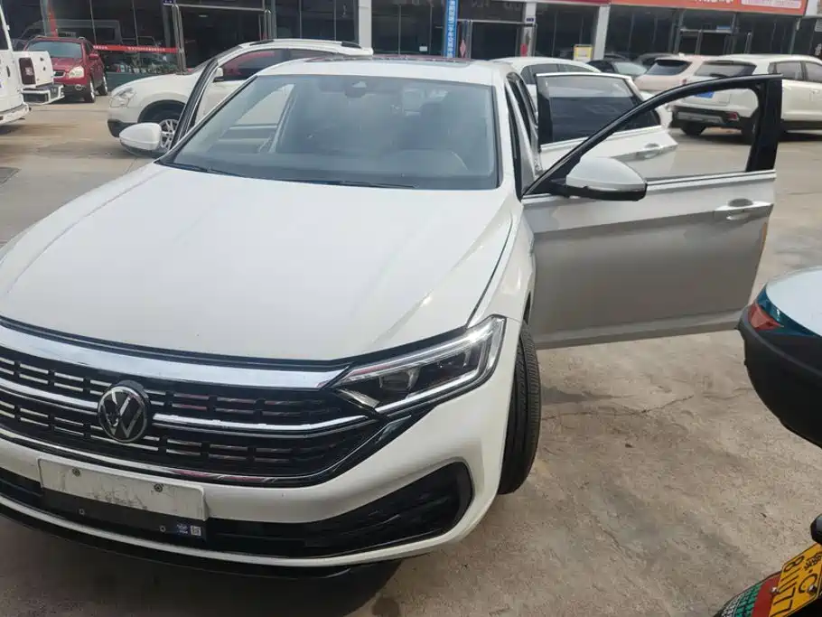 Volkswagen Sagitar 2023