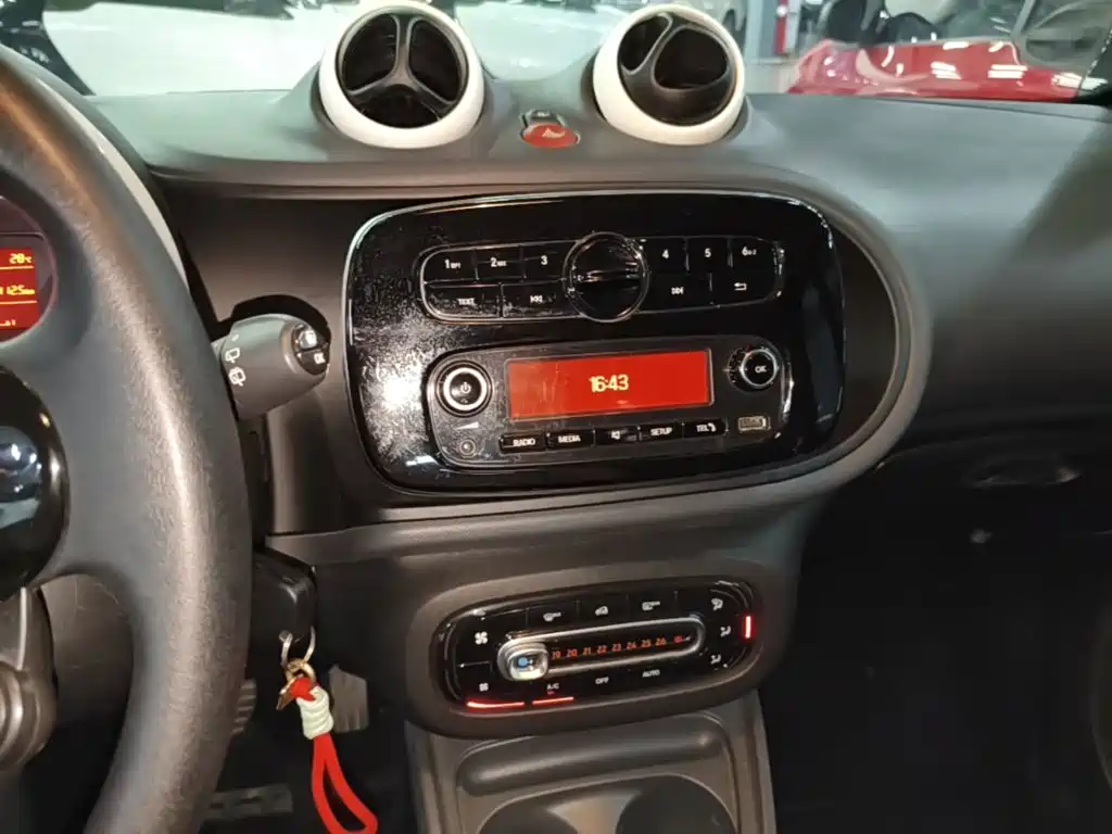smart fortwo 2017 — фото 13