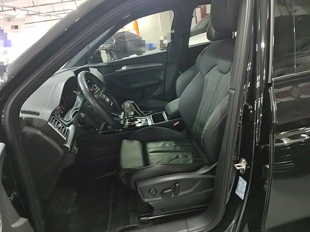 Audi Q5L 2023 — фото 22