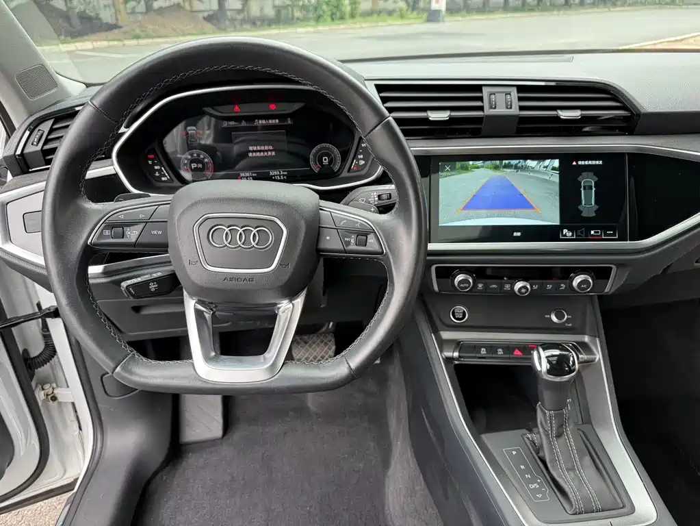 Audi Q3 2022 — фото 10