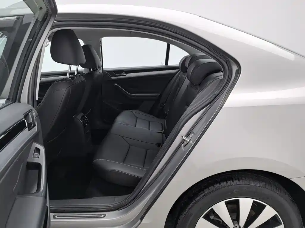 Volkswagen Sagitar 2019 — фото 15