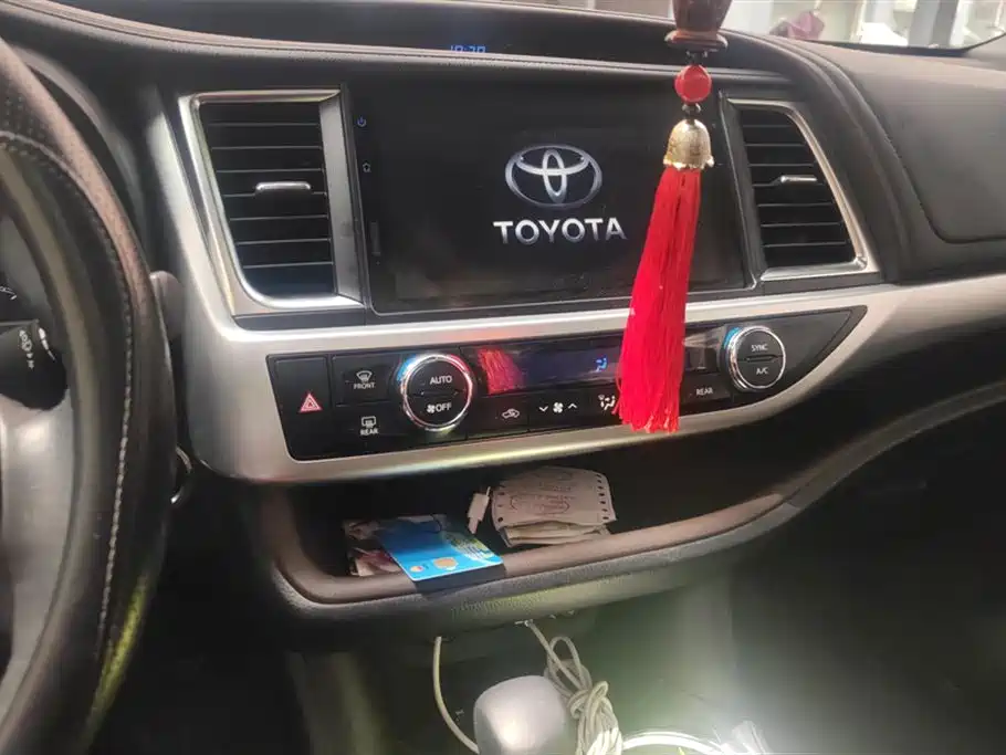 Toyota Highlander 2020 — фото 13