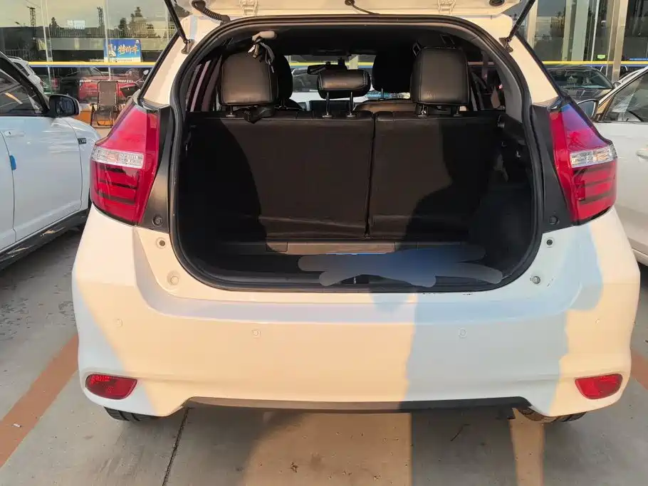 Toyota Yaris L 2019