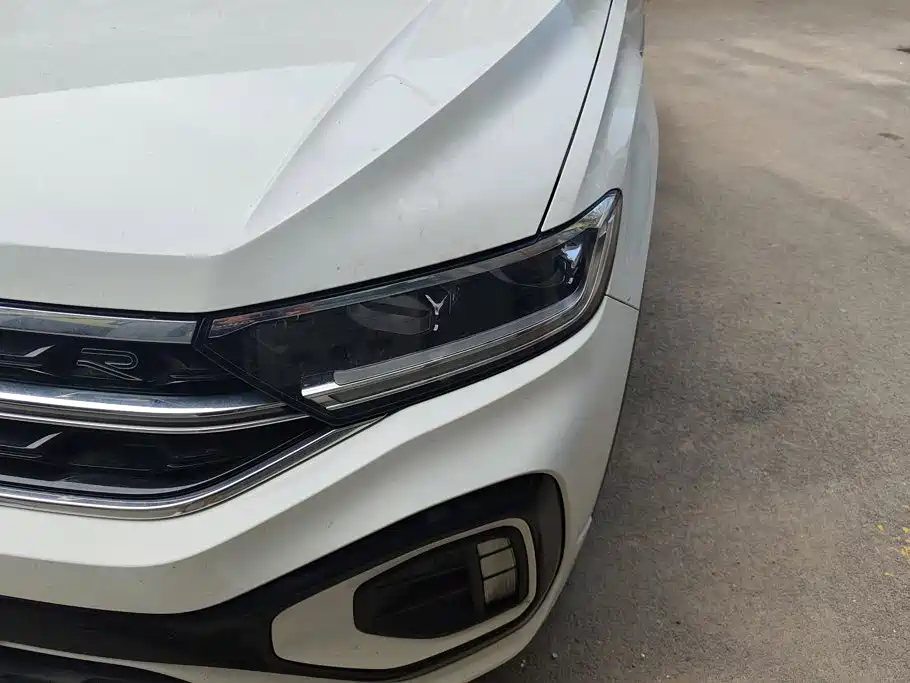 Volkswagen T-Roc 2024
