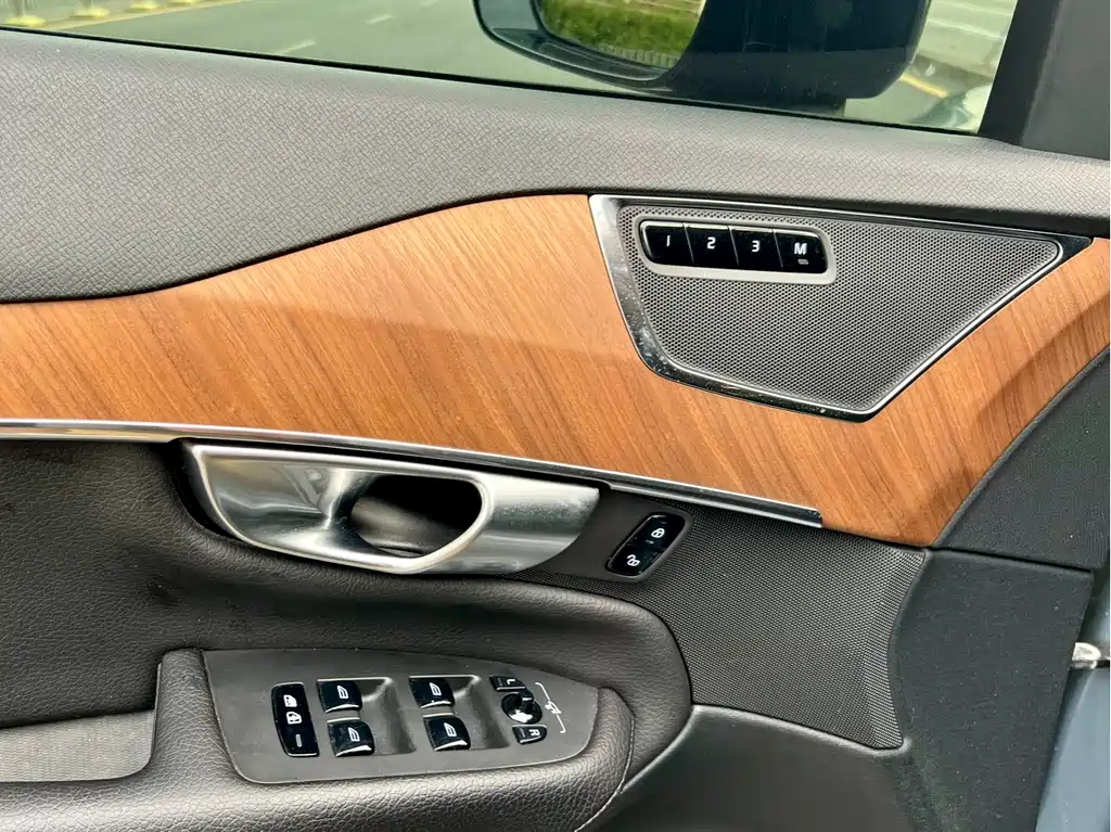 Volvo XC90 2020 — фото 10