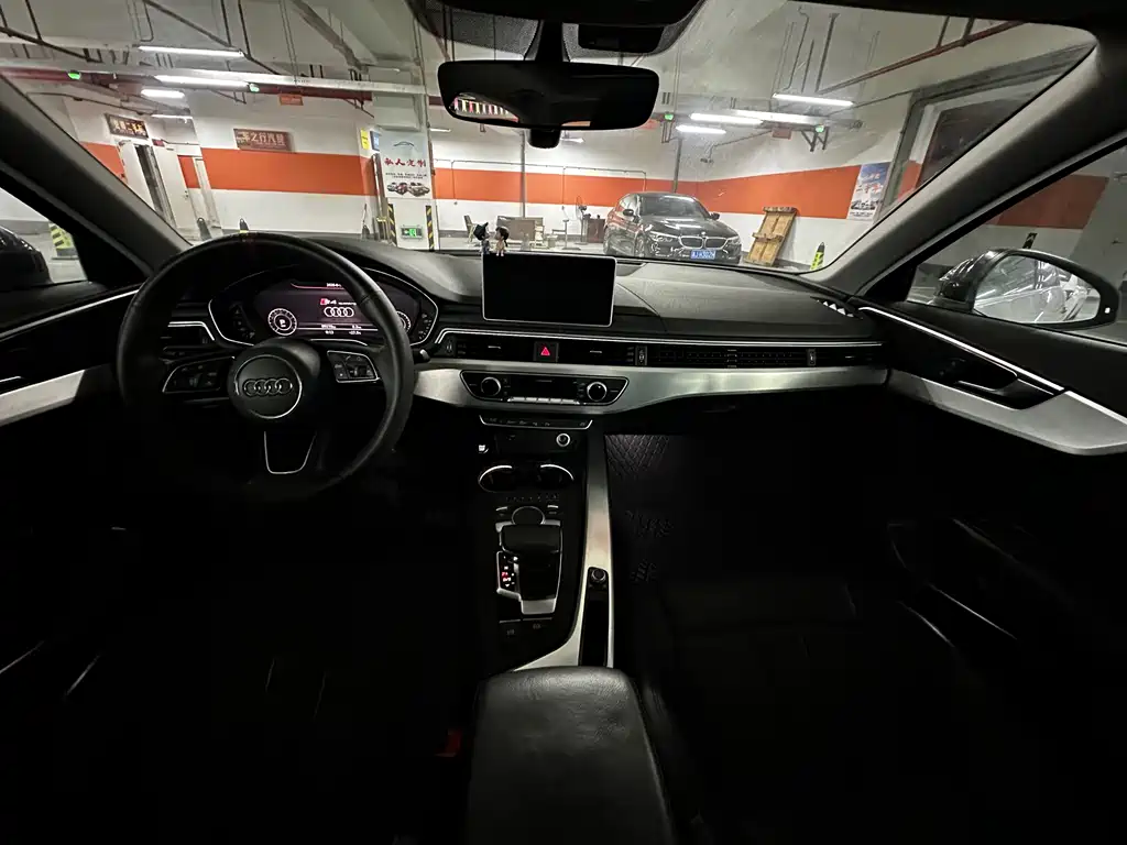 Audi A4L 2019