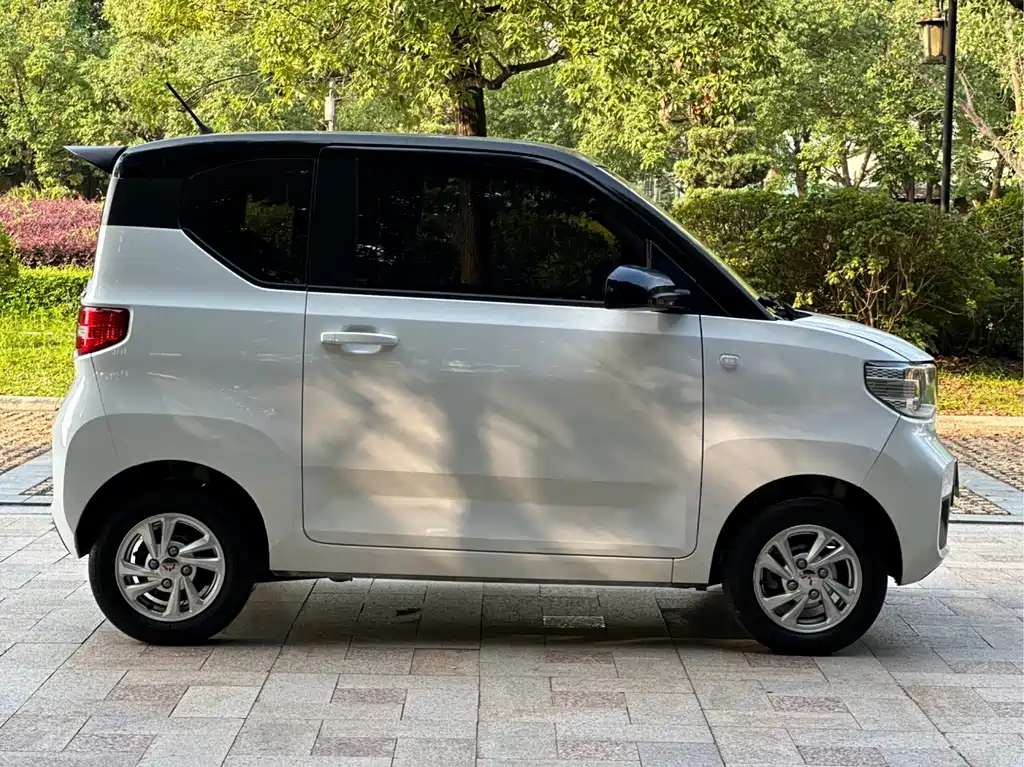 Wuling MINIEV 2021 — фото 3