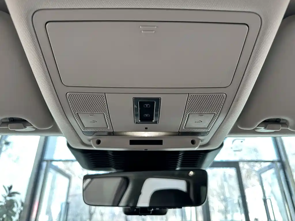 Land Rover Discovery Sport 2024 — фото 12