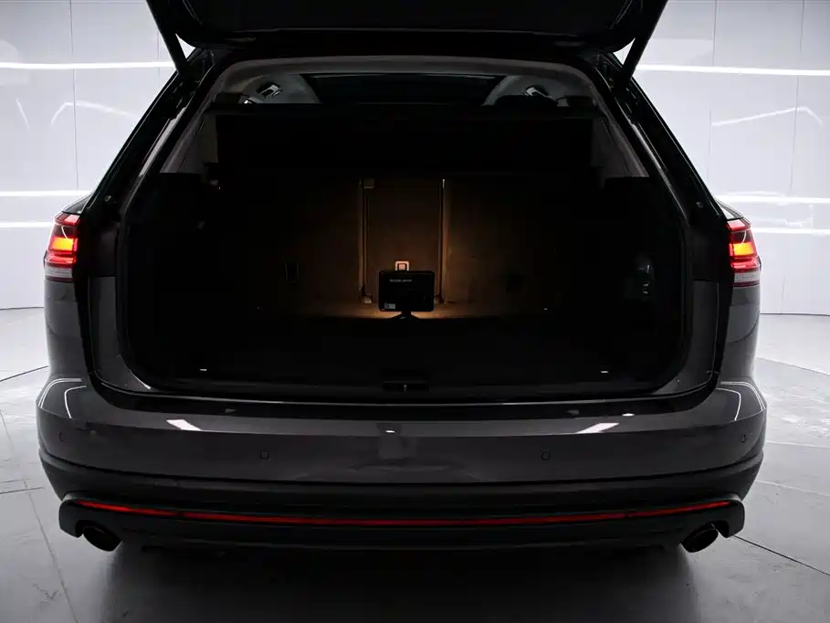 Volkswagen Touareg 2023 — фото 15