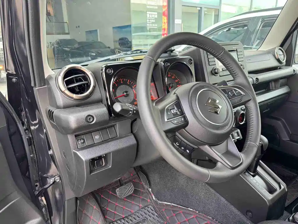 Suzuki Jimny 2025 — фото 11