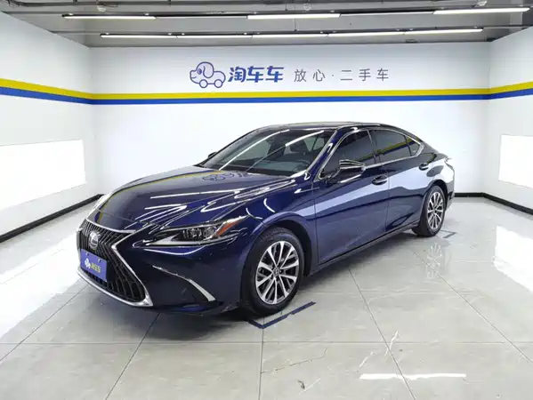 Lexus ES 2023