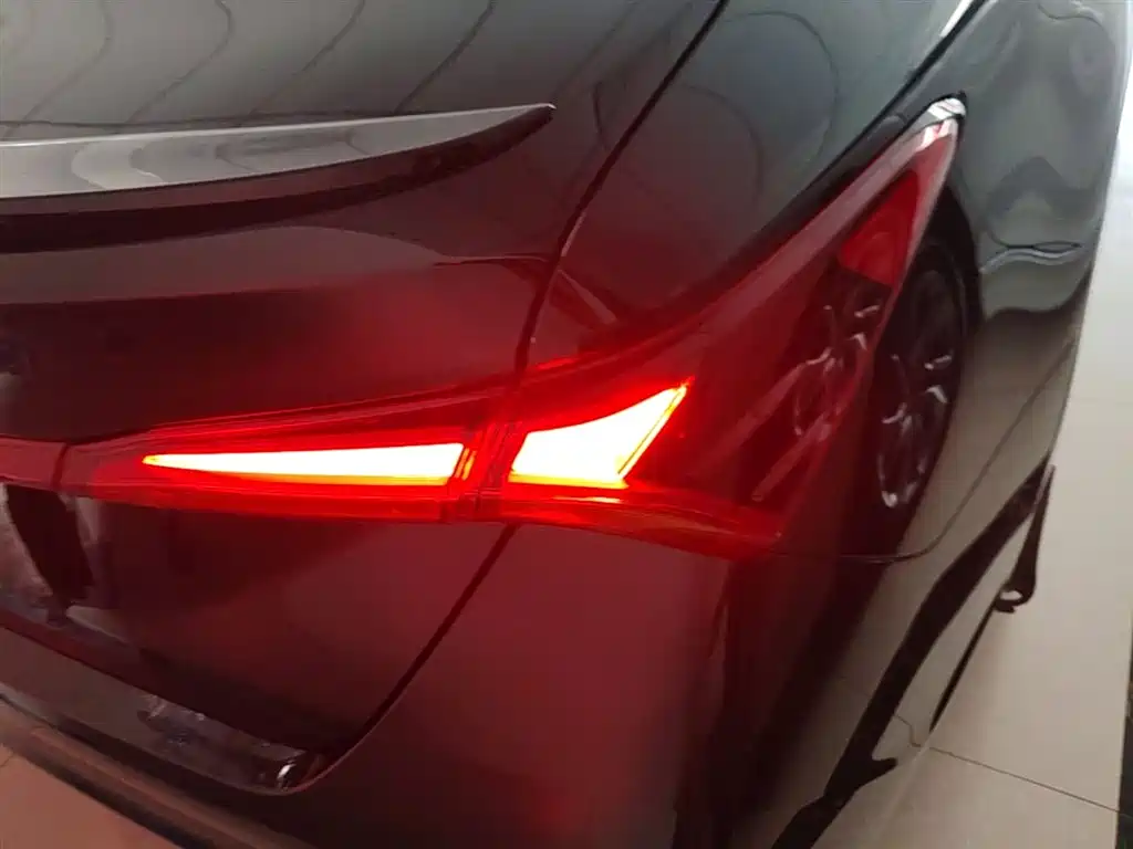 Toyota Avalon 2022 — фото 8