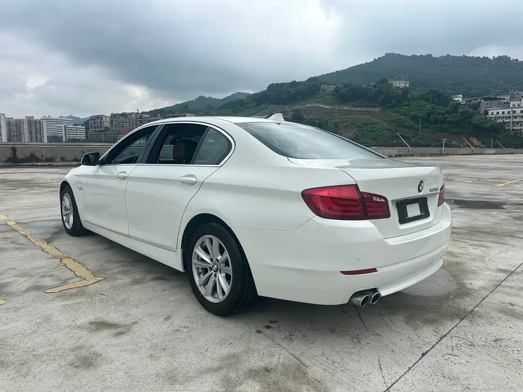 BMW 5 Series 2011