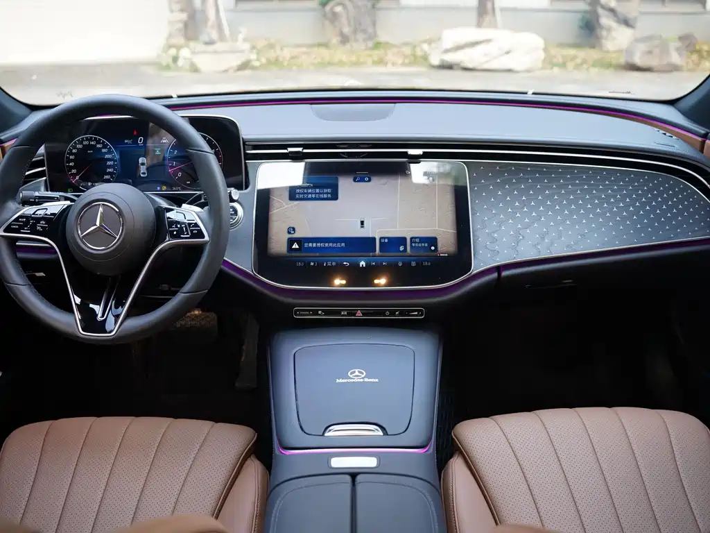 Mercedes-Benz E-Class 2024 — фото 17