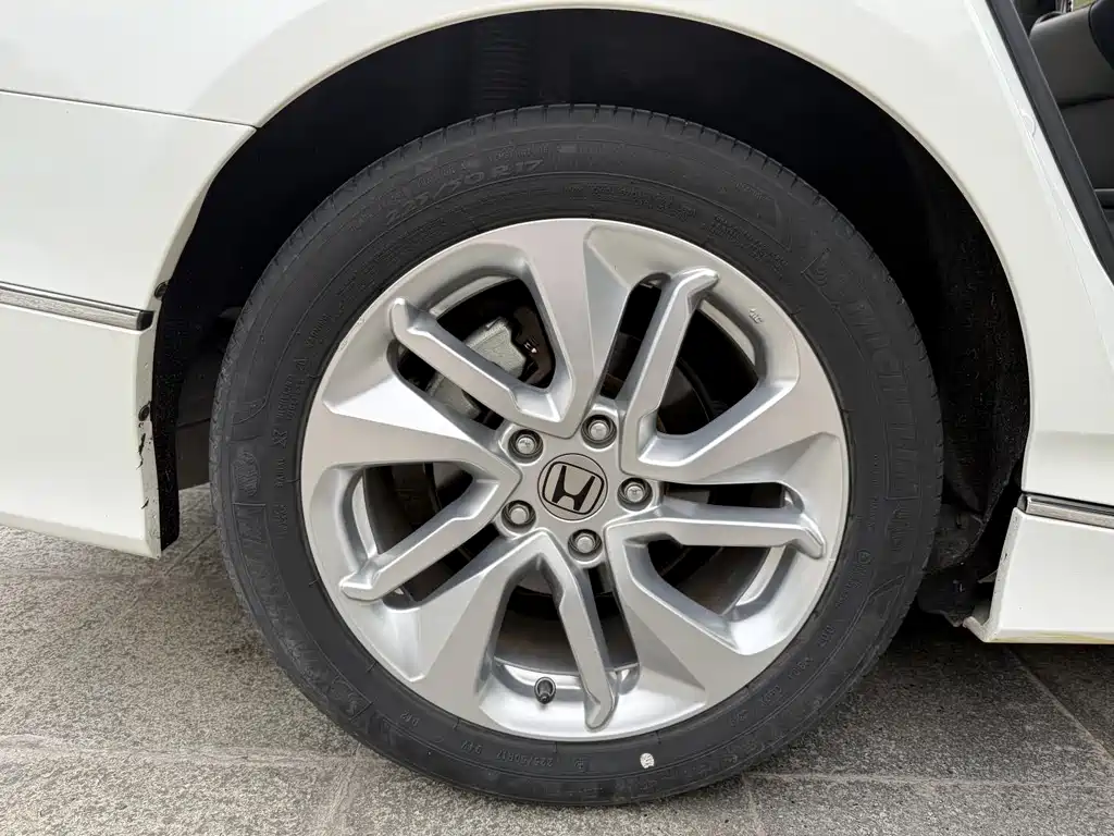 Honda Accord 2019 — фото 11