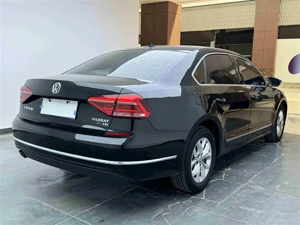 Volkswagen Passat 2019 — фото 13