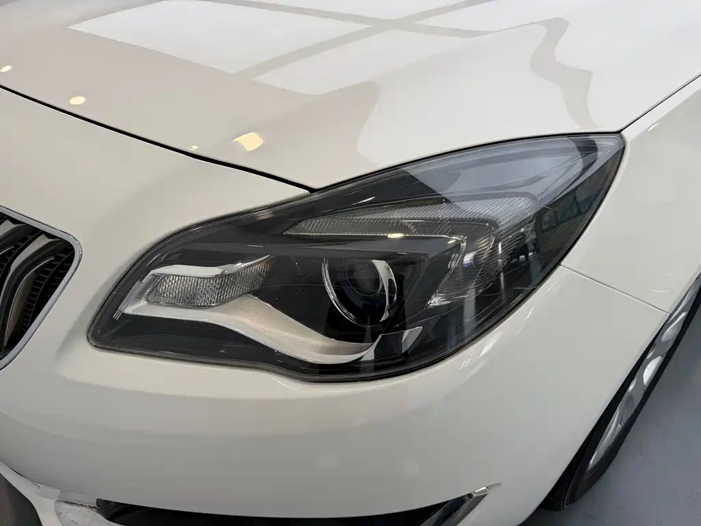Buick Regal 2015 — фото 9