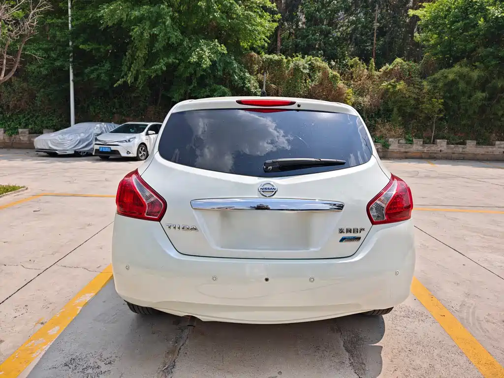 Nissan Tiida 2015 — фото 8